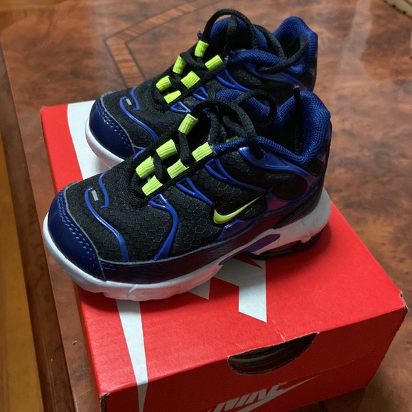 Nike Air Max - Picture 2 of 4